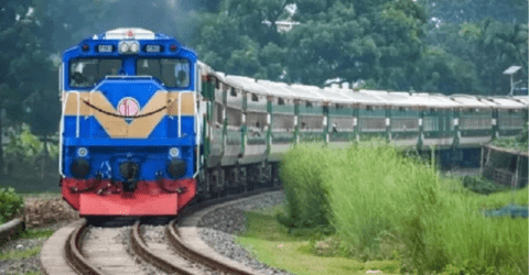 ট্রেনে কক্সবাজার, উচ্ছ্বসিত যাত্রীরা