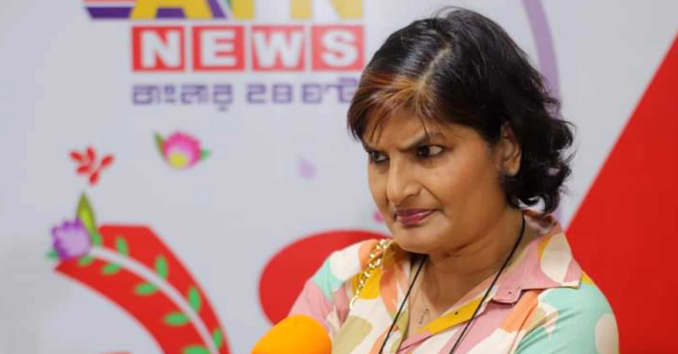 মুন্নী সাহার ব্যাংক হিসাবের তথ্য চেয়েছে বিএফআইইউ