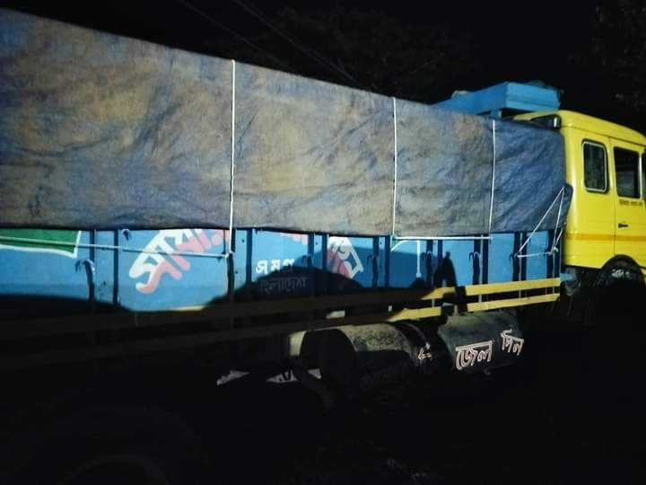 truck seized in Moglabazar: মোগলাবাজারে ভারতীয় চিনি ও ট্রাক জব্দ, চালক গ্রেপ্তার